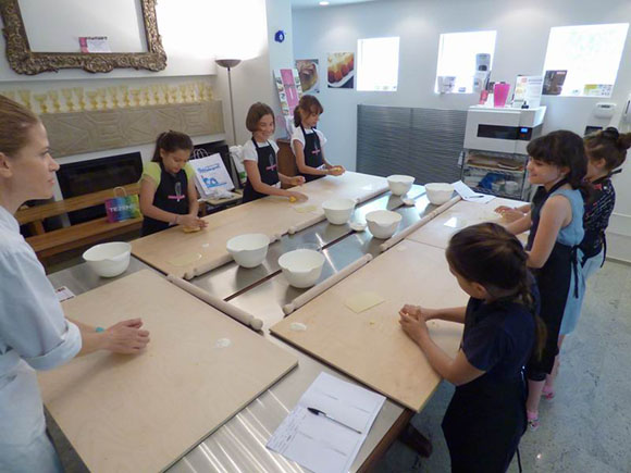 Corsi di cucina per bambini: l'opinione della dott.ssa Alice Lombardi